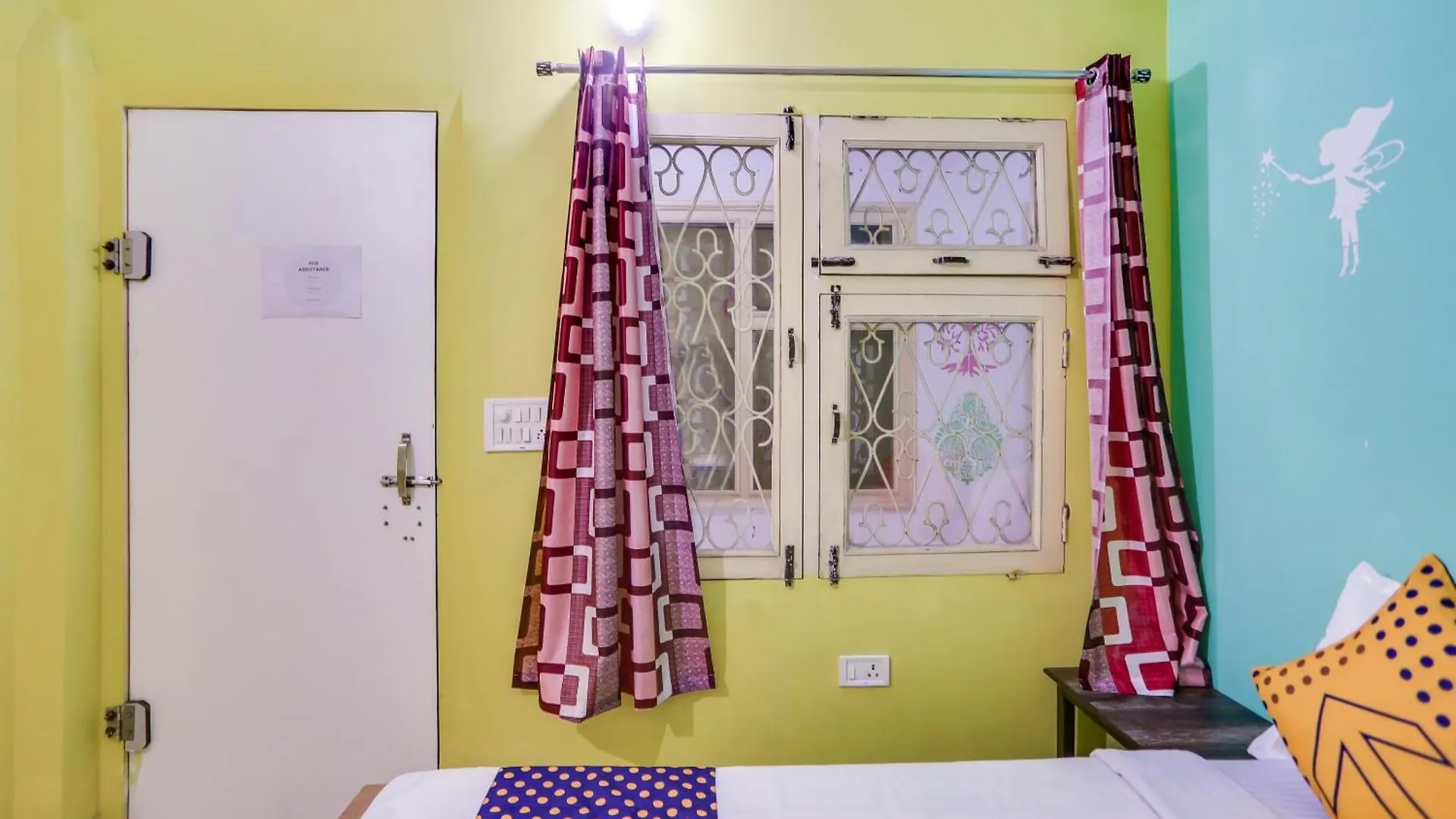 Hotel O White House Delhi