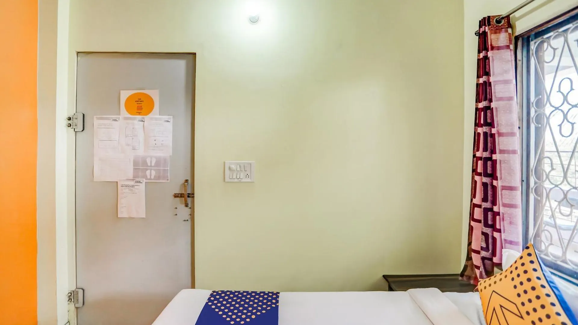 Hotel O White House Delhi  Delhi (National Capital Territory of India)
