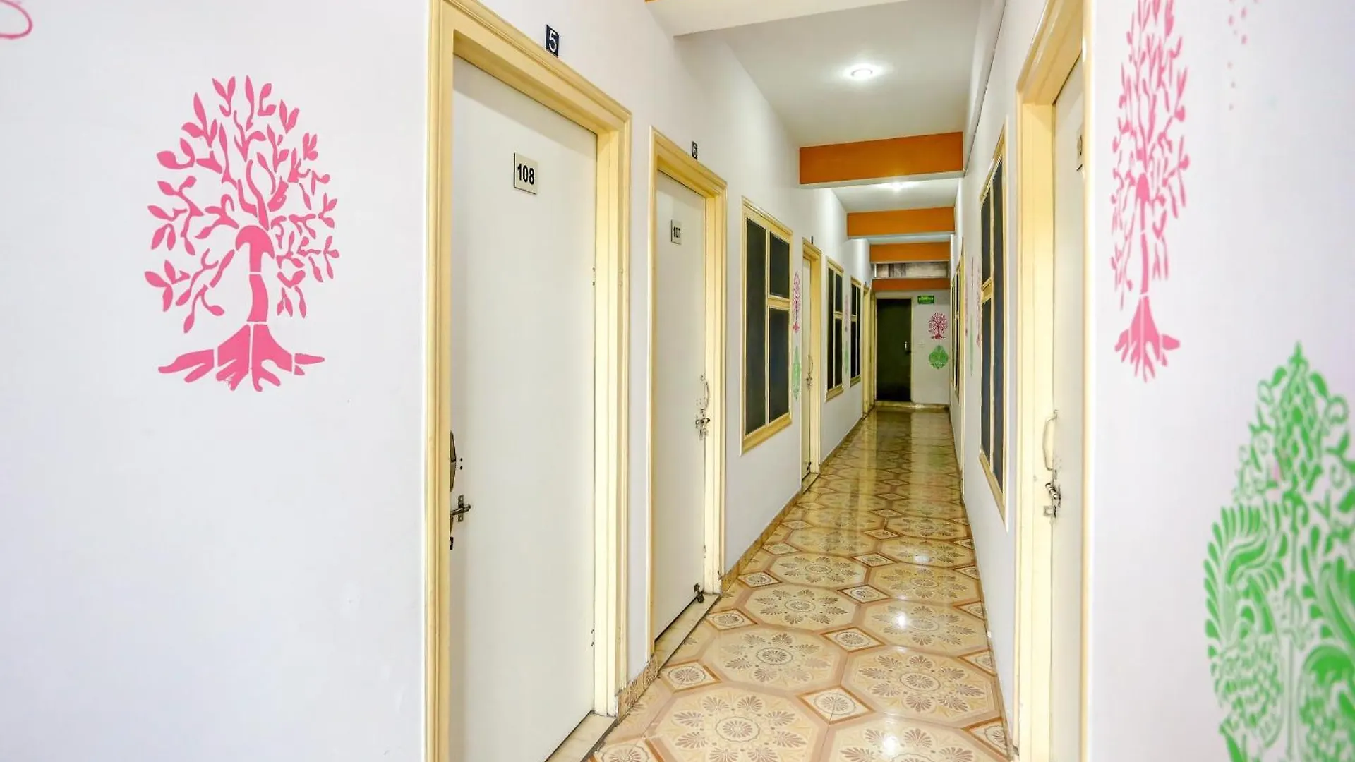 Hotel O White House Delhi   Delhi (National Capital Territory of India)