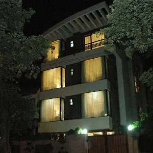 Dolphinn ** Delhi (National Capital Territory of India)