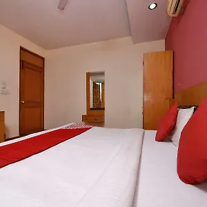 Oyo 305 Rajdeep Palace ** Delhi (National Capital Territory of India)