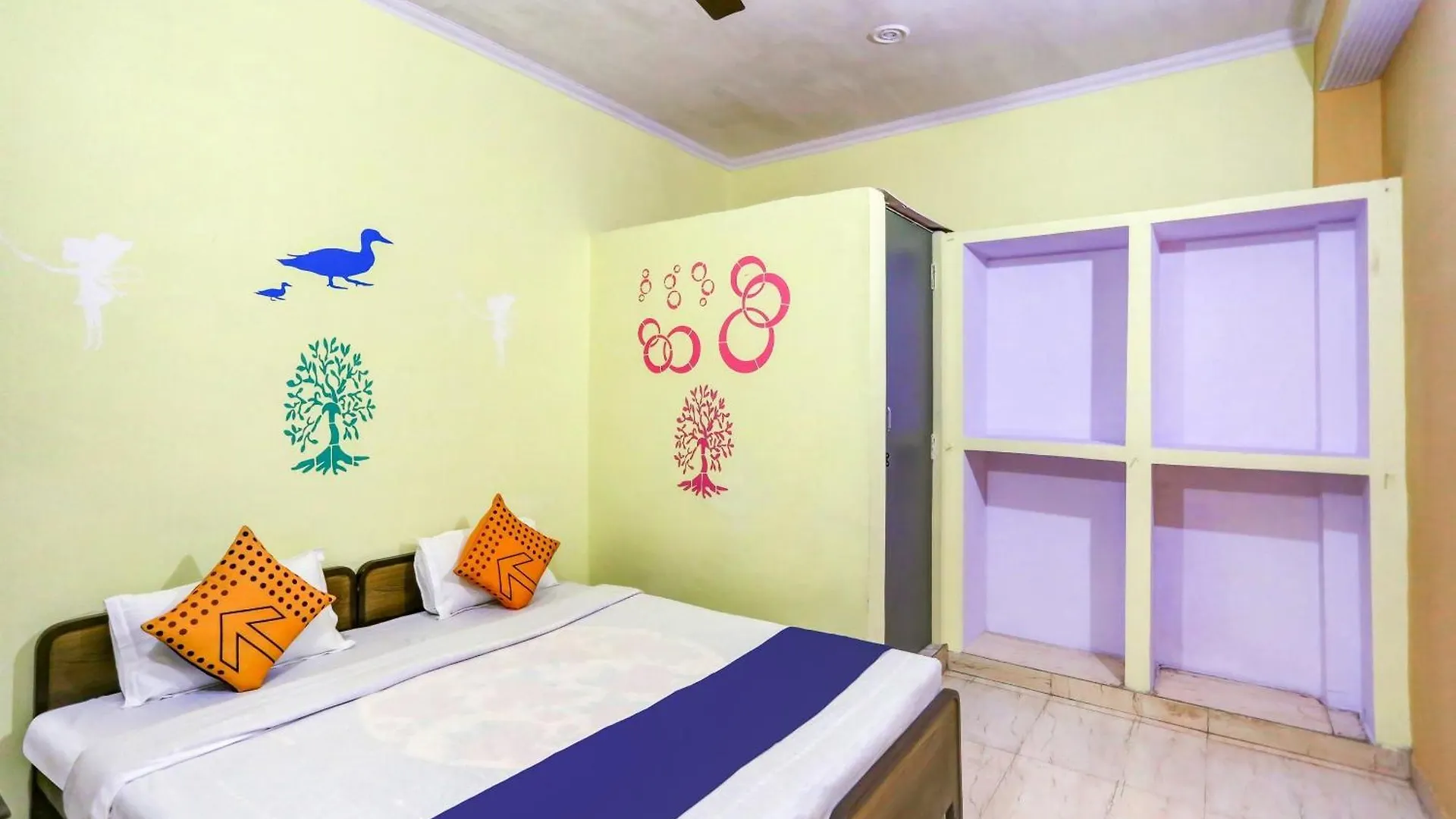 Hotel O White House Delhi