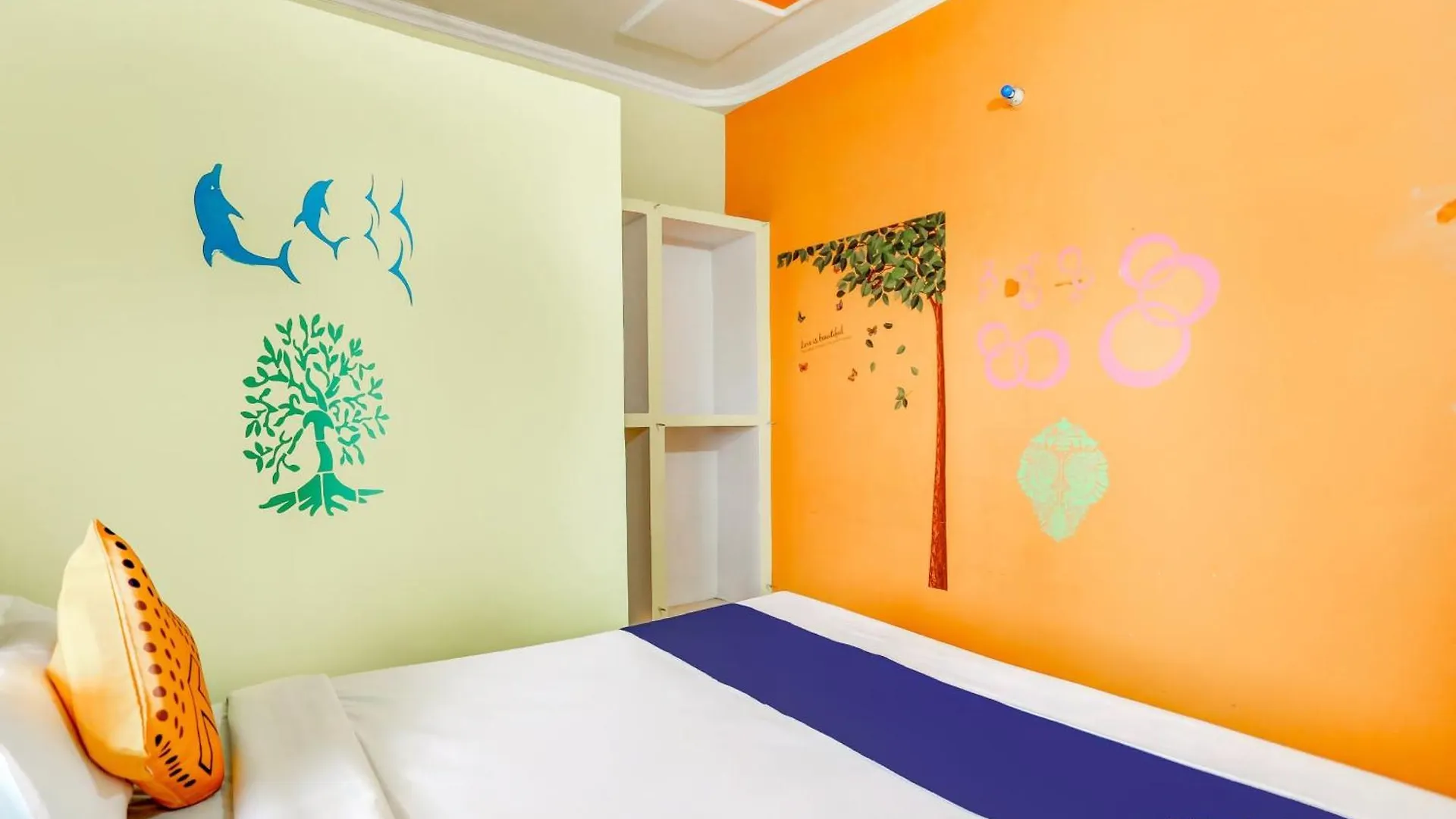Hotel O White House Delhi